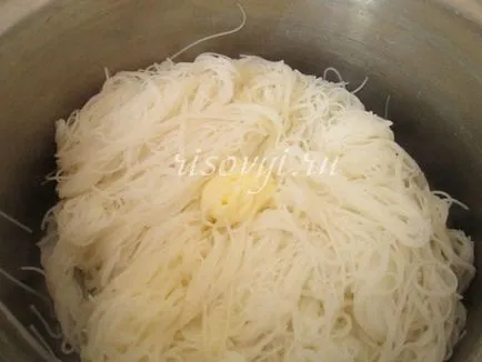 Főzni Funchoza (rizs csík) recept egy fotó