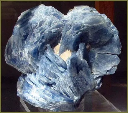 Корунд камък - свойствата и характеристиките на минерала