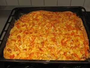 Pizza cu carne de pui și legume pe un foetaj, în 1001 ideea - idei interesante și neobișnuite pentru fiecare zi