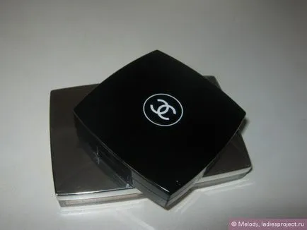 Прах Chanel Poudre Universelle compacte естествен завършек компактна пудра (оттенък № 30