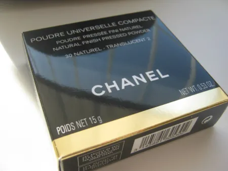 Прах Chanel Poudre Universelle compacte естествен завършек компактна пудра (оттенък № 30
