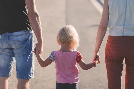 A gyerek csinál mindent, hogy annak ellenére, hogy hogyan lehet a szülők