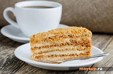 Рецептата на вкусни торти и мед торта за импрегниране