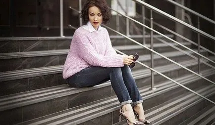 Abból, amit viselni egy rózsaszín pulóver kivágott, hosszú vagy rövid ujjú, fotó és videó