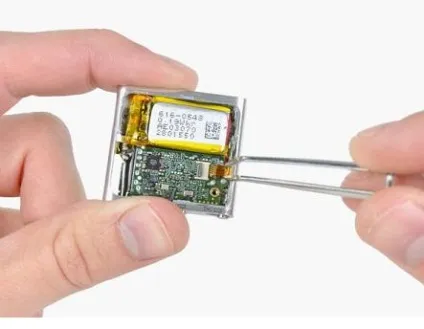 Як розібрати ipod shuffle 4th generation - заміна покриття кнопок управління (управління) Як розібрати ipod shuffle 4th generation - заміна покриття кнопок управління