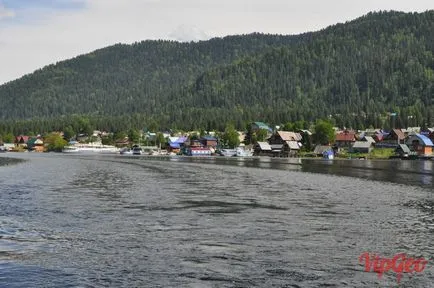 Lake Teletskoye 2016 vakáció, a közúti és a halászat tavon Teletskoye