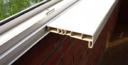 Telepítése ablakpárkány erkélyén, hogyan lehet a saját kezét