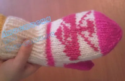Mănuși cu un deget pentru copii de tricotat pentru incepatori descriere