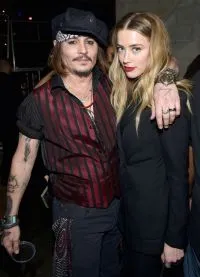 Dzhonni Depp încearcă să aducă înapoi Vanessa Paradis