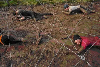 curs de obstacol militar pentru copii și studenți