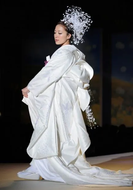 Японски кимоно в модерни модни разлики от мъжки и женски