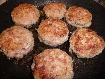 Hús pogácsákat - egy lépésről lépésre recept, hogyan kell főzni fotókkal