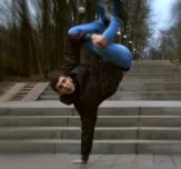 Breakdance pentru copii din Belgorod! Un set de baieti la dans!