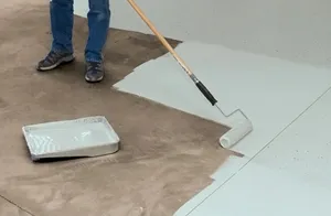 Hogyan kell festeni a falakat és a padlót a garázsban gyakorlati tanácsokat