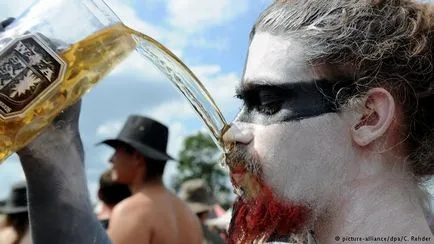 Festival Wacken Open Air pivoprovod és kemény rock, művészet, az irodalom, a zene és a filmek