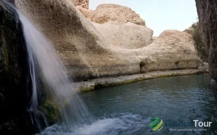 Ein Gedi - Nature Reserve, fürdővel és egy strand a Holt-tenger