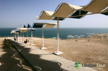 Ein Gedi - Nature Reserve, fürdővel és egy strand a Holt-tenger