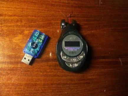 Fm-trasmitter захранва USB порт размера на USB флаш памет