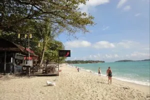 În cazul în care mai bine să se relaxeze în Phuket sau Samui, selectați o stațiune