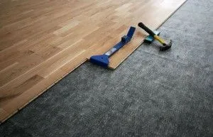Hogyan feküdt laminált padló hasznos információkat és tippeket szóló, hogyan helyezkedjenek laminált padló lehetőségeket