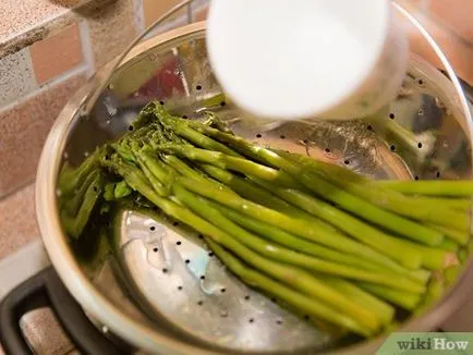 Cum de a găti sparanghel pentru un cuplu