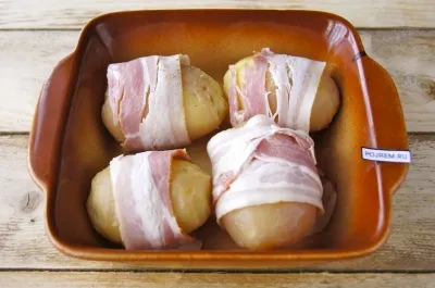 Cartofi cu bacon la cuptor - un pas cu pas reteta pentru modul de a găti cu fotografii