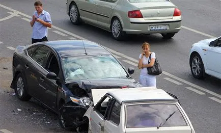 Ki a felelős a baleset a balra egy kereszteződésben, vagy ha az előzés