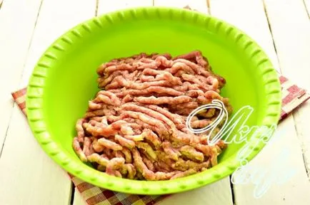 chiftele din carne cu sos (carne tocată în cuptor), reteta cu o fotografie