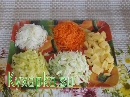 Növényi rakott a kemencében, az ételek otthon egy fotót a recept lépések