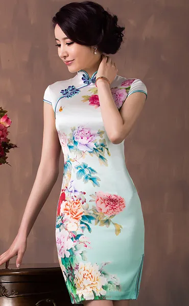 Rochie în stil chinezesc elegant și grațios