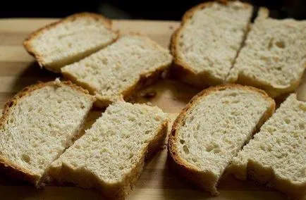 Egy egyszerű recept fokhagymás kenyér a kemencében