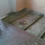 ремонт етаж Хрушчов в старата дървения под, бетонна основа