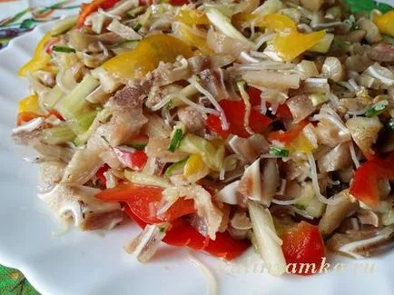 Salata cu ureche de porc în chineză