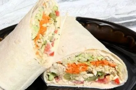 Shawarma csirkével és koreai sárgarépa