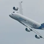 Cât de grea este greutatea aeronavei Boeing 747 de aeronave de pasageri, Tu-134