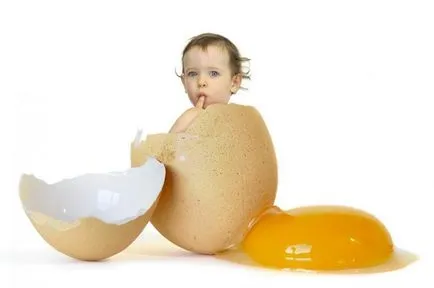 Milyen korban lehet adni a gyermeknek a tojássárgáját és a fehér csecsemők, valamint, hogy mikor indul