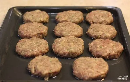 Juicy hamburgerek a sütőben - lépésről lépésre recept fotók