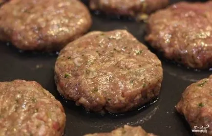 Juicy hamburgerek a sütőben - lépésről lépésre recept fotók