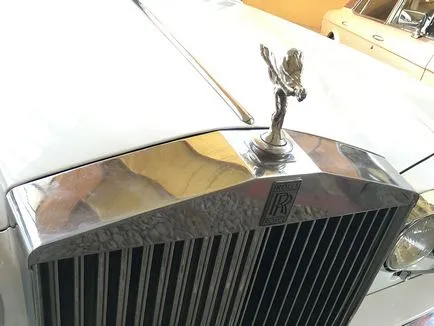 Esküvő, bérleti díj (bérleti) Rolls Royce Phantom és egy szellem sofőrrel