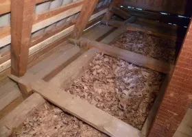 Подгряване на пода с дървени стърготини със собствените си ръце