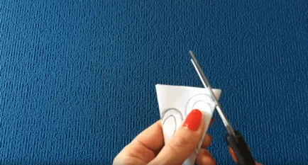 Изрежете снежинка от хартия със своя собствените си ръце, снимки, видео