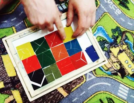 Nyikityin puzzle - A játék Gyűjtsd össze a téren rukamiamelica