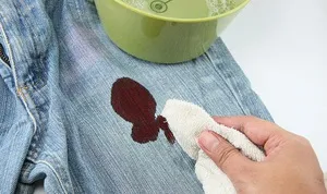Hogyan és mit lehet lemosni friss ruhákat és alvadt vér