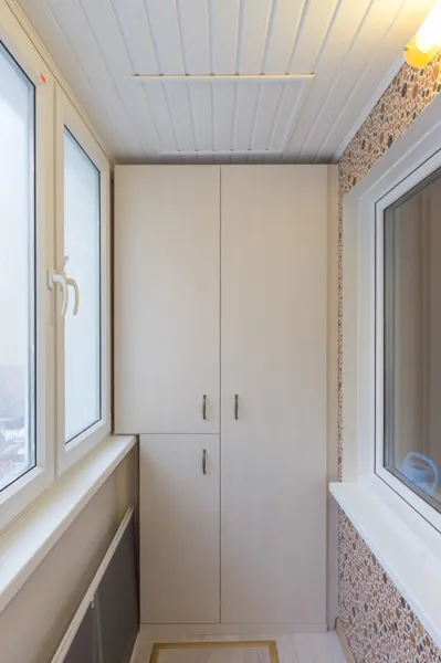 Hogyan készítsünk egy szép szekrény az erkélyen Photo