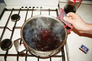 Hogyan tisztítható eszközök, technikák, sült-zománcozott edény