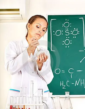 Cum de a găsi un tutore pentru chimie