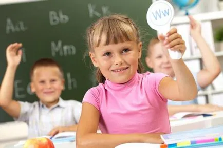 Hogyan lehet a szülőket tanítani a gyermeket a második idegen nyelv