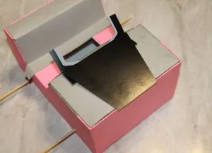 Hogyan készítsünk egy autó kartonból babák saját kezűleg a videó