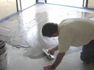 Как да се съгласуват на пода с ръце (дърво и бетон етаж в гаража и в апартамента)