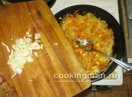 Varza prăjit cu legume și mere - gătit pentru bărbați